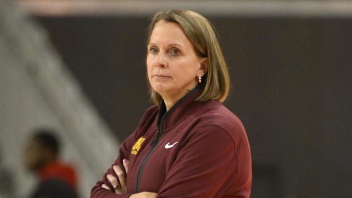 Feb 2, 2025; Los Angeles, California, USA; Minnesota Golden Gophers head coach Dawn Plitzuweit during the first quarter against the Minnesota Golden Gophers at Pauley Pavilion presented by Wescom. Mandatory Credit: Robert Hanashiro-Imagn Images