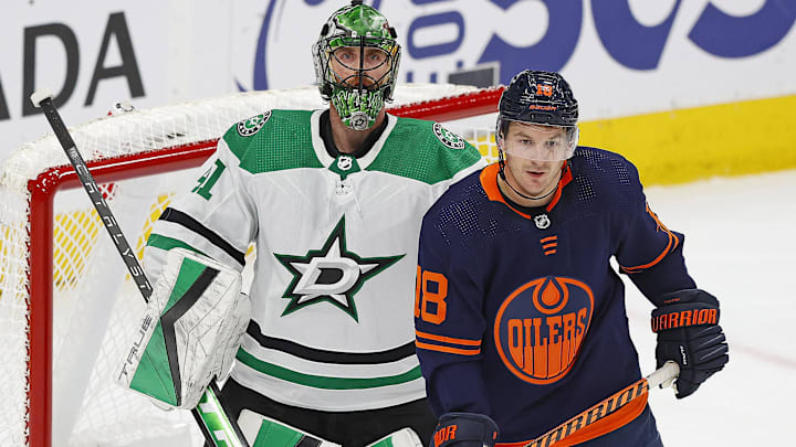 Nov 2, 2023; Edmonton, Alberta, CAN; Edmonton Oilers forward Zach Hyman (18) tries to screen Dallas