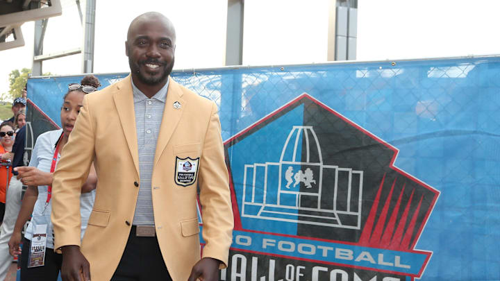 Aug 5, 2017; Canton, OH, USA; San Diego Chargers former running back Marshall Faulk arrives during the Professional Football HOF enshrinement ceremonies at the Tom Benson Hall of Fame Stadium. Mandatory Credit: Charles LeClaire-Imagn Images Aug 5, 2017; Canton, OH, USA; San Diego Chargers former running back Marshall Faulk arrives during the Professional Football HOF enshrinement ceremonies at the Tom Benson Hall of Fame Stadium. Mandatory Credit: Charles LeClaire-Imagn Images