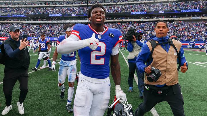 Oct 4, 2026; East Rutherford, New Jersey, USA; New York Giants cornerback Deonte Banks (2) celebrates after the game against the Arizona Cardinals at MetLife Stadium. Oct 4, 2026; East Rutherford, New Jersey, USA; New York Giants cornerback Deonte Banks (2) celebrates after the game against the Arizona Cardinals at MetLife Stadium.