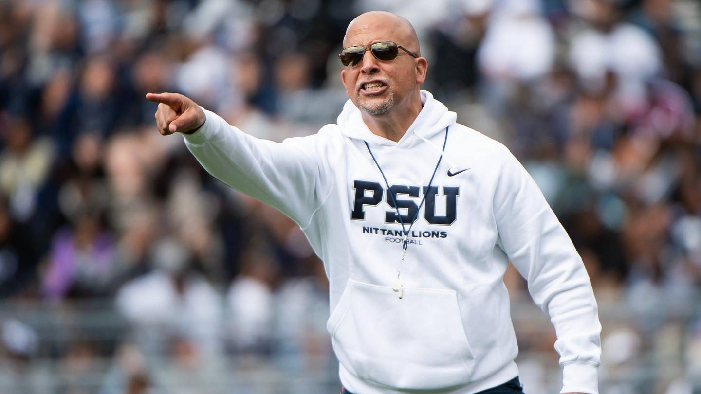 Penn State Faces Oregon Amid Quarterback Recruitment Crisis