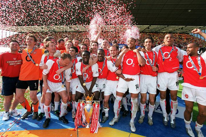 อาร์เซนอลเฉลิมฉลองแชมป์พรีเมียร์ลีกฤดูกาล 2003–04