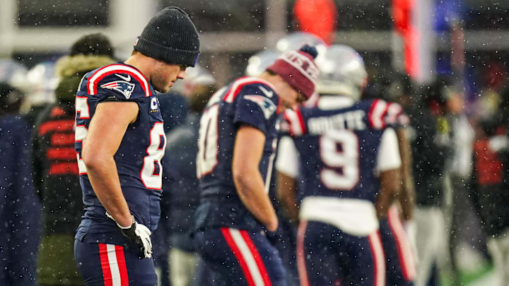 Dec 14, 2025; Foxborough, Massachusetts, USA; New England Patriots tight end Hunter Henry (85) and quarterback Drake Maye (10) on the sideline at the end of the game against the Buffalo Bills at Gillette Stadium. Mandatory Credit: David Butler II-Imagn Images Dec 14, 2025; Foxborough, Massachusetts, USA; New England Patriots tight end Hunter Henry (85) and quarterback Drake Maye (10) on the sideline at the end of the game against the Buffalo Bills at Gillette Stadium. Mandatory Credit: David Butler II-Imagn Images