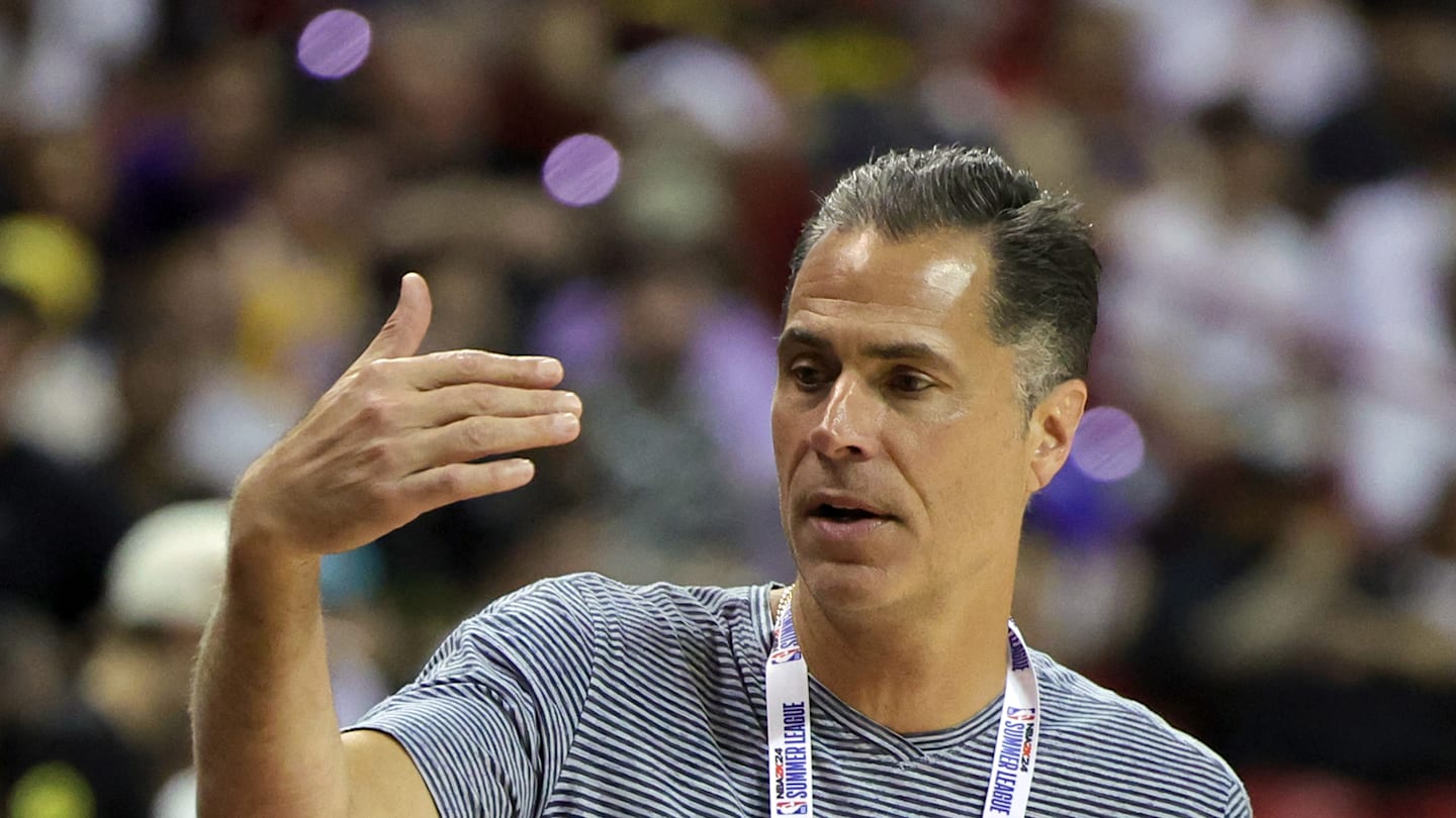 Lakers make another flurry of roster moves ahead of training camp