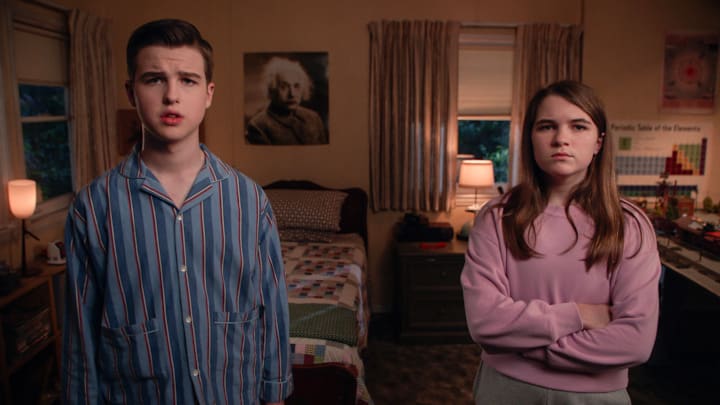 "A FANCY ARTICLE AND A SCHOLARSHIP FOR A BABY" - Young Sheldon on CBS - Iain Armitage as Sheldon and Raegan Revord as Missy "A FANCY ARTICLE AND A SCHOLARSHIP FOR A BABY" - Young Sheldon on CBS - Iain Armitage as Sheldon and Raegan Revord as Missy