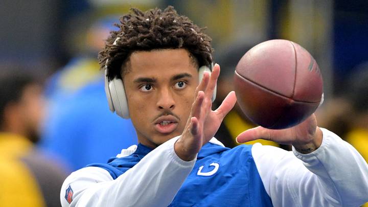  Indianapolis Colts wide receiver Josh Downs (1) warms up prior to the game against the Los Angeles Rams