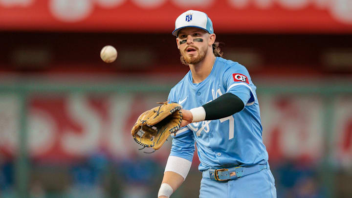 Sep 20, 2025; Kansas City, Missouri, USA; Kansas City Royals shortstop Bobby Witt Jr. (7) reaches for a throw between innings against the Toronto Blue Jays at Kauffman Stadium. Mandatory Credit: William Purnell-Imagn Images Sep 20, 2025; Kansas City, Missouri, USA; Kansas City Royals shortstop Bobby Witt Jr. (7) reaches for a throw between innings against the Toronto Blue Jays at Kauffman Stadium. Mandatory Credit: William Purnell-Imagn Images
