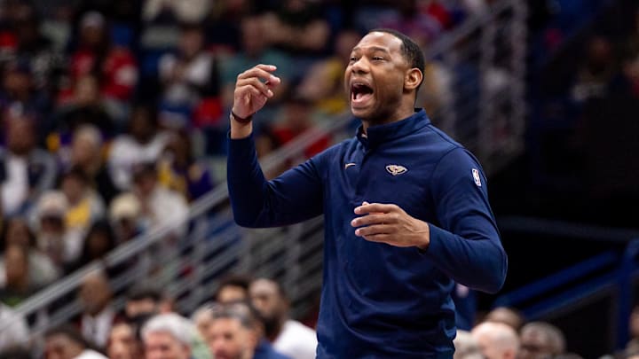 Nov 14, 2025; New Orleans, Louisiana, USA;  New Orleans Pelicans Head Coach Willie Green gives direction against the Los Angeles Lakers during the first half at Smoothie King Center. Mandatory Credit: Stephen Lew-Imagn Images