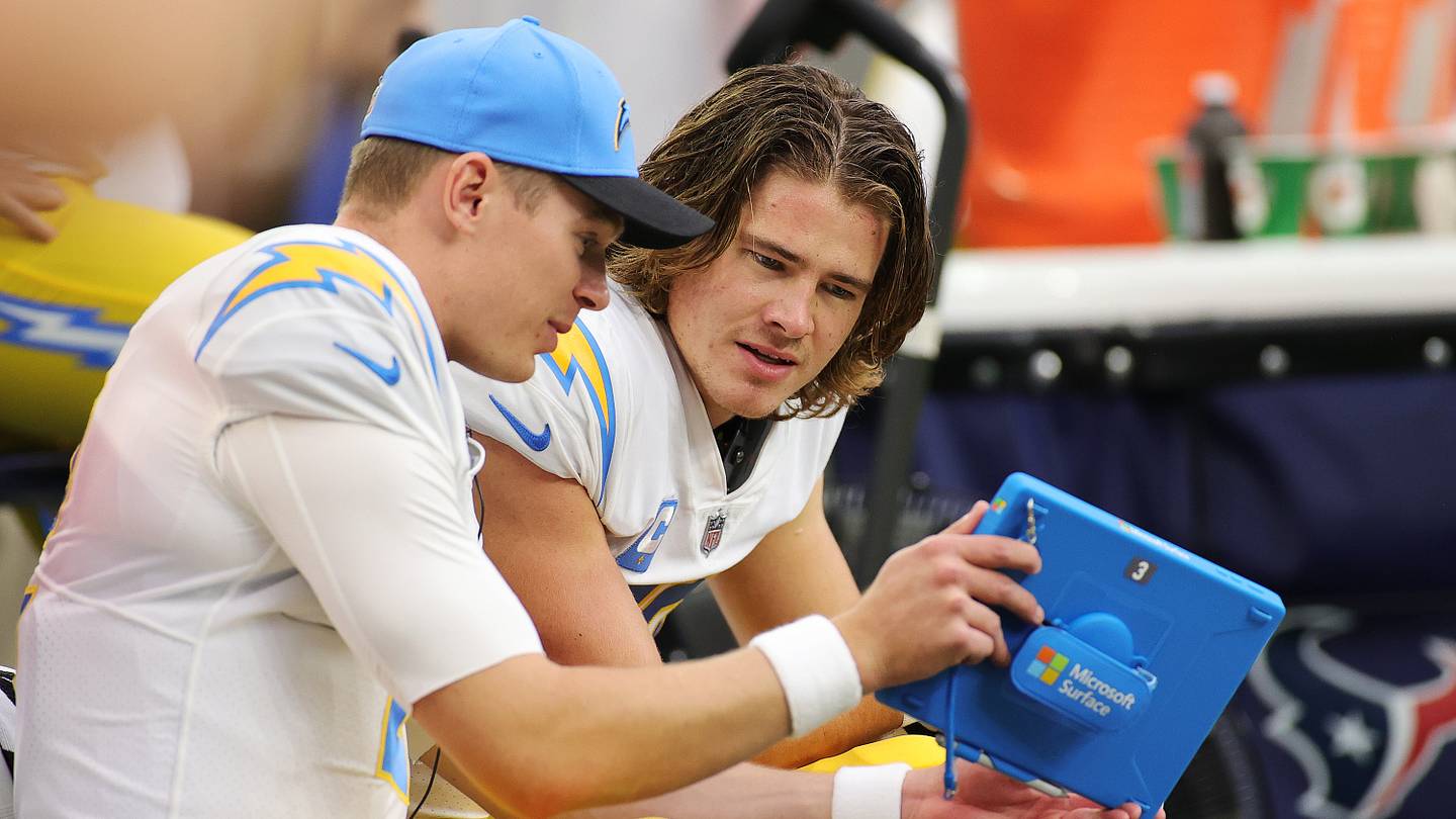 3 best backup quarterback options for the Chargers this offseason