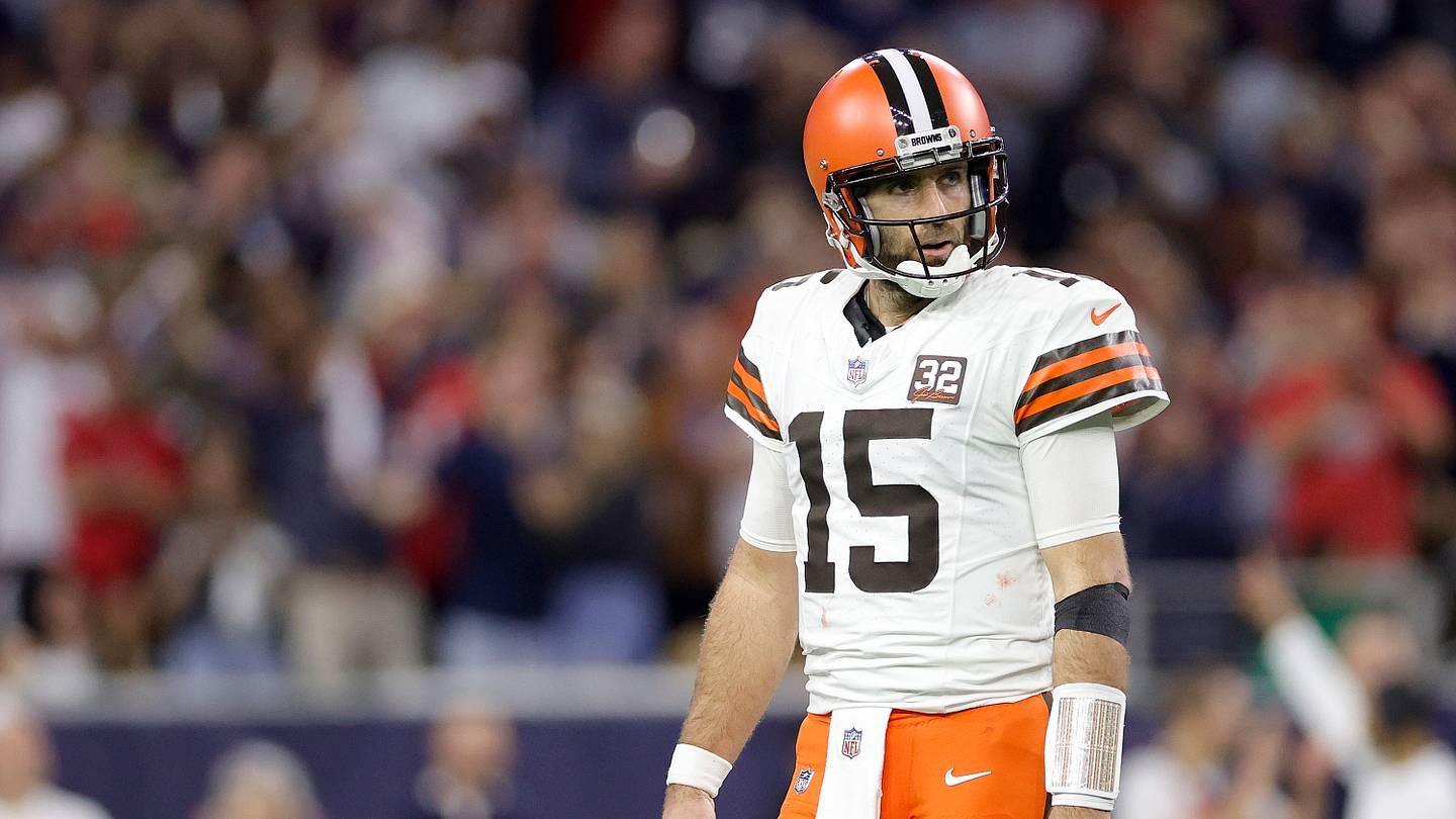 Pickett vs. Flacco: Browns' Quarterback Battle Heats Up