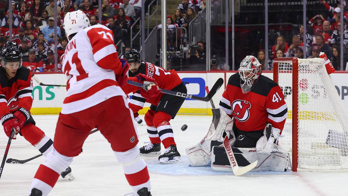 Dylan Larkin's trade demand should be a wake-up call for the New Jersey Devils