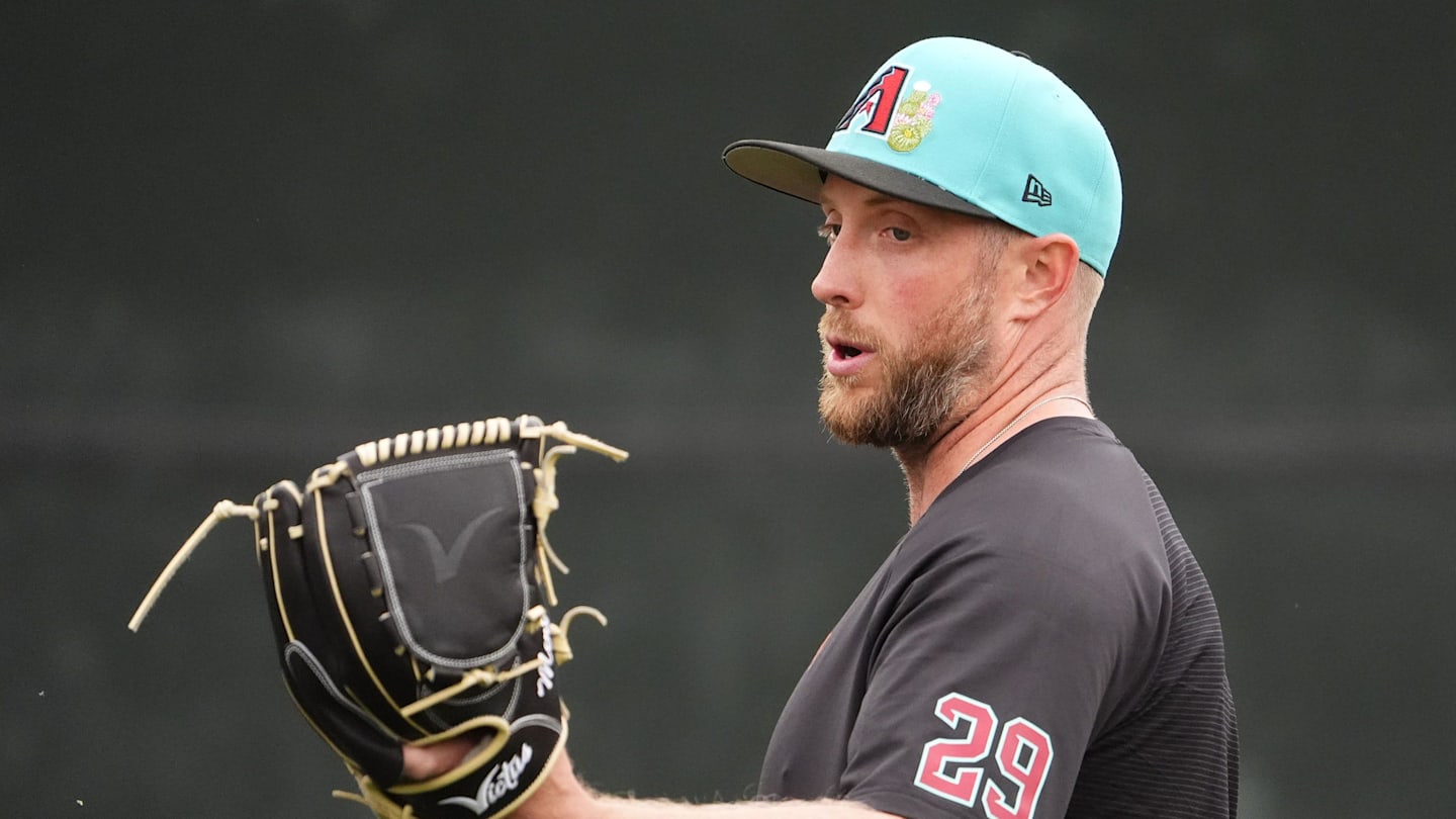 D-backs Reveal Date for Merrill Kelly's First Spring Start