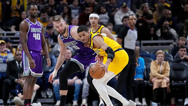Sacramento Kings v Indiana Pacers
