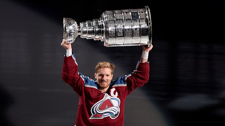 Chicago Blackhawks v Colorado Avalanche