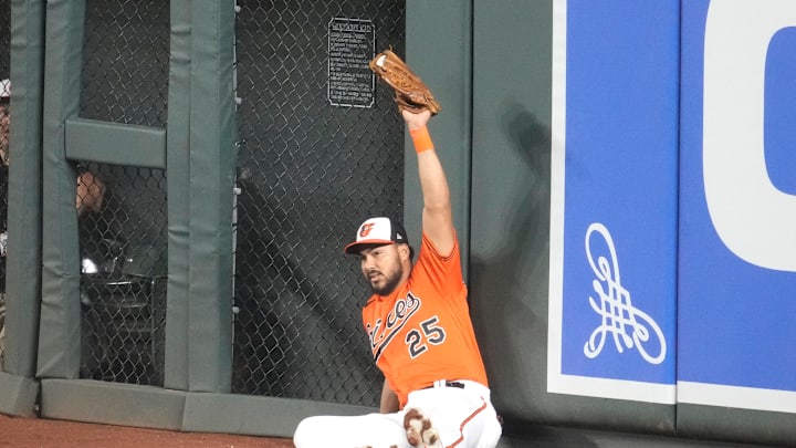 Anthony Santander's catch in the top of the seventh of Game 2 helped preserve Tyler Wells' shutout.