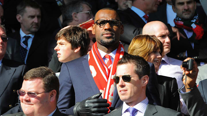 LeBron James tiene acciones en el Liverpool de la Premier League