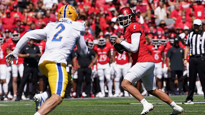 Pittsburgh v Cincinnati Pittsburgh v Cincinnati