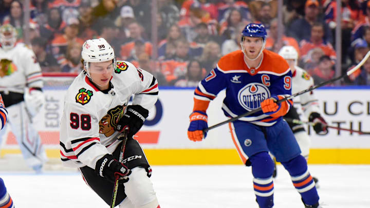 Chicago Blackhawks v Edmonton Oilers