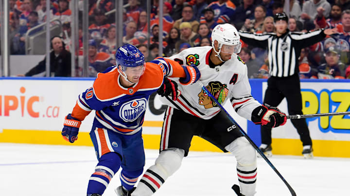 Chicago Blackhawks v Edmonton Oilers