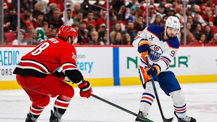 Edmonton Oilers v Carolina Hurricanes Edmonton Oilers v Carolina Hurricanes