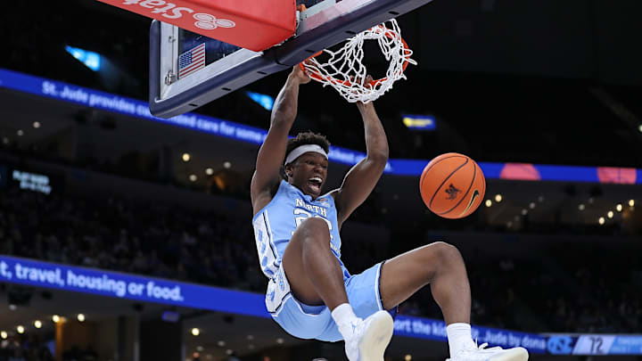 Ven-Allen Lubin dunks at Memphis exhibition game