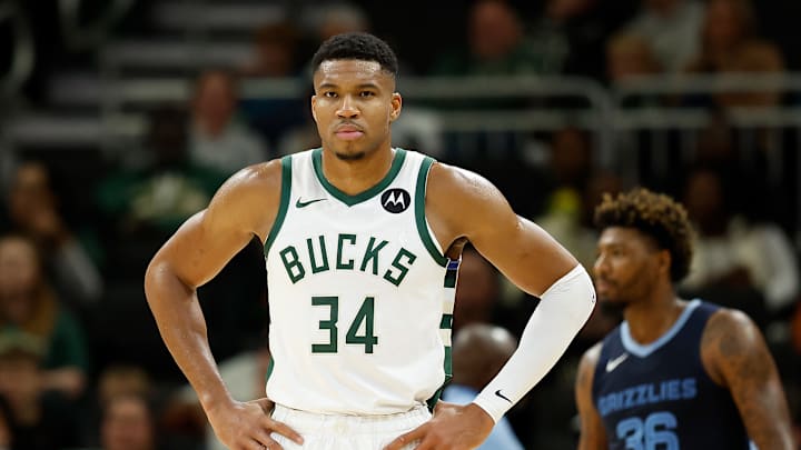 Memphis Grizzlies v Milwaukee Bucks
