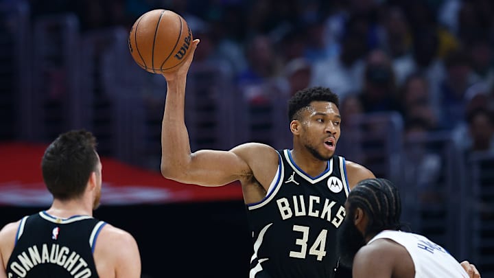 Milwaukee Bucks v Los Angeles Clippers