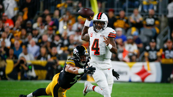 Cleveland Browns v Pittsburgh Steelers