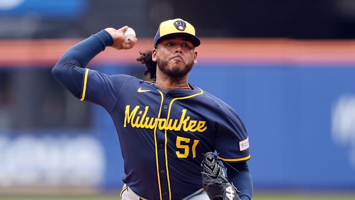 Milwaukee Brewers v New York Mets - Game One Milwaukee Brewers v New York Mets - Game One