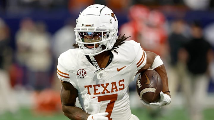 Texas wide receiver Isaiah Bond