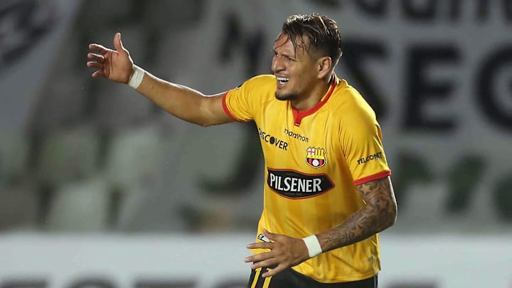 Santos v Barcelona SC - Copa CONMEBOL Libertadores 2021
