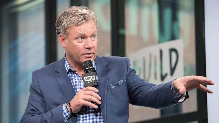 Build Presents Chris Hansen Discussing "Crime Watch Daily"