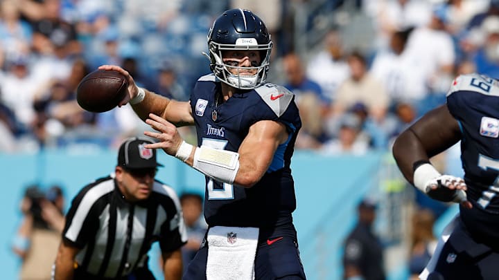 Indianapolis Colts v Tennessee Titans