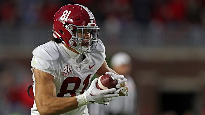 Alabama tight end Cameron Latu