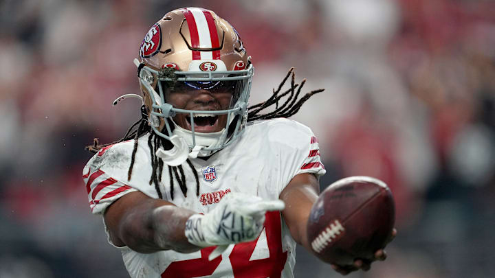 San Francisco 49ers running back Jordan Mason (24)
