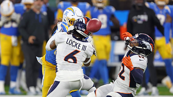 Denver Broncos v Los Angeles Chargers