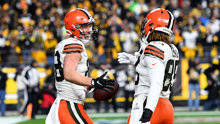 Cleveland Browns v Pittsburgh Steelers