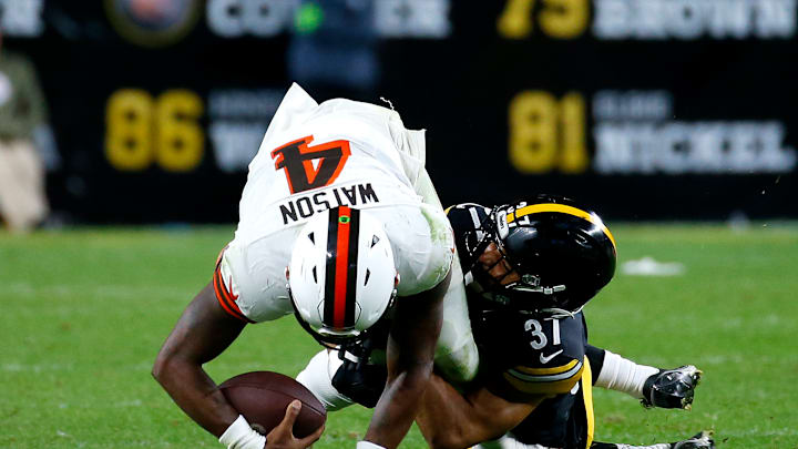 Cleveland Browns v Pittsburgh Steelers