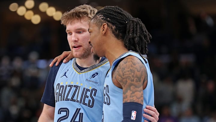 Phoenix Suns v Memphis Grizzlies