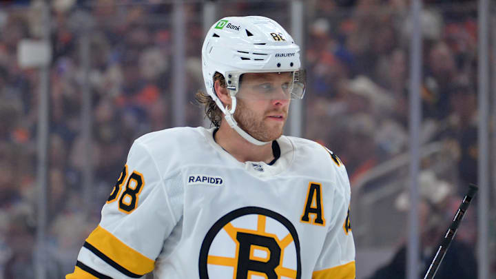 Boston Bruins v Edmonton Oilers