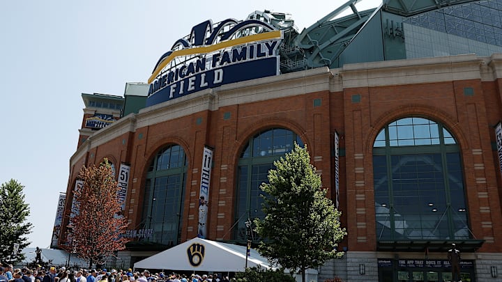Atlanta Braves v Milwaukee Brewers