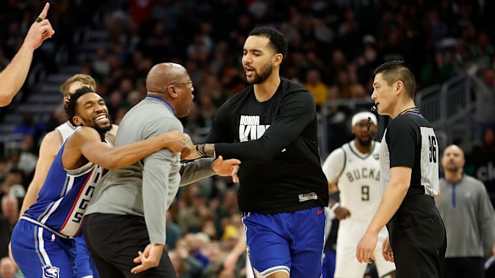 Sacramento Kings v Milwaukee Bucks