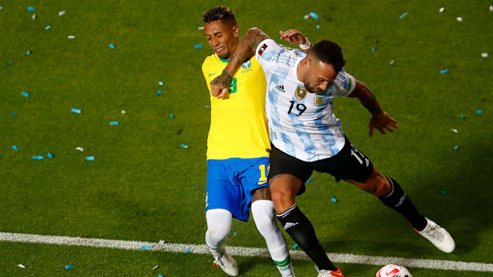 Otamendi ante Raphinha