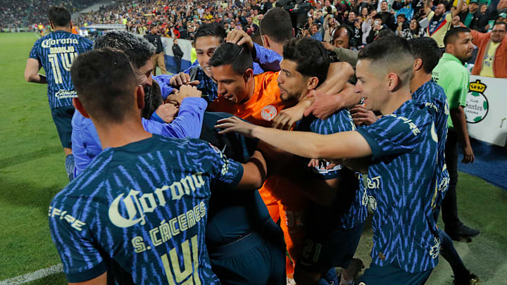 Jugadores del América celebran un gol ante Santos Laguna. Jugadores del América celebran un gol ante Santos Laguna.