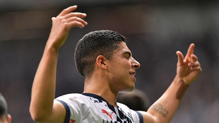 Víctor Guzmánmarcó su primera anotación con Rayados