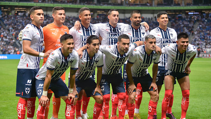 El equipo de Monterrey previo al juego ante Santos Laguna.