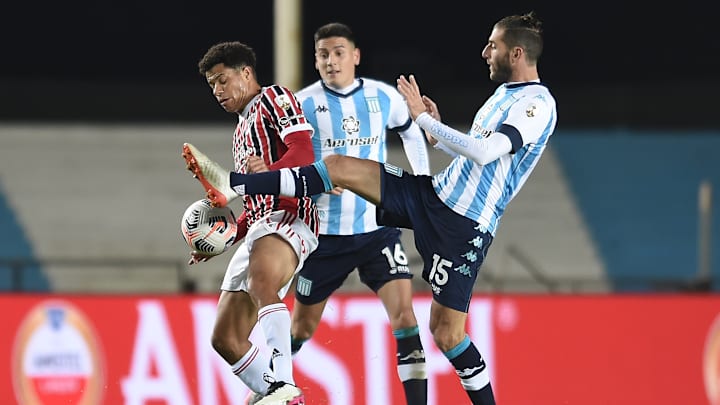 Racing Club v Sao Paulo - Copa CONMEBOL Libertadores 2021