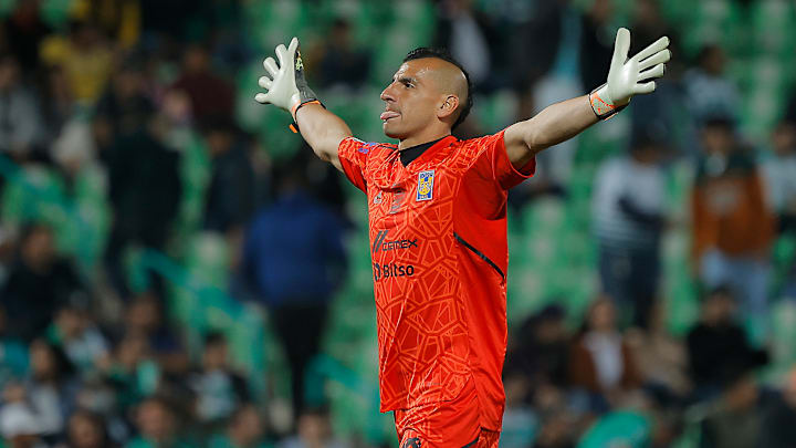 Nahuel Guzmán impone récord en Liga MX