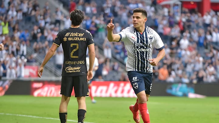 Monterrey v Pumas UNAM 