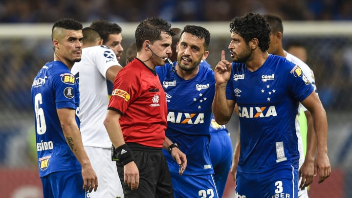 Cruzeiro v Boca Juniors - Copa CONMEBOL Libertadores 2018